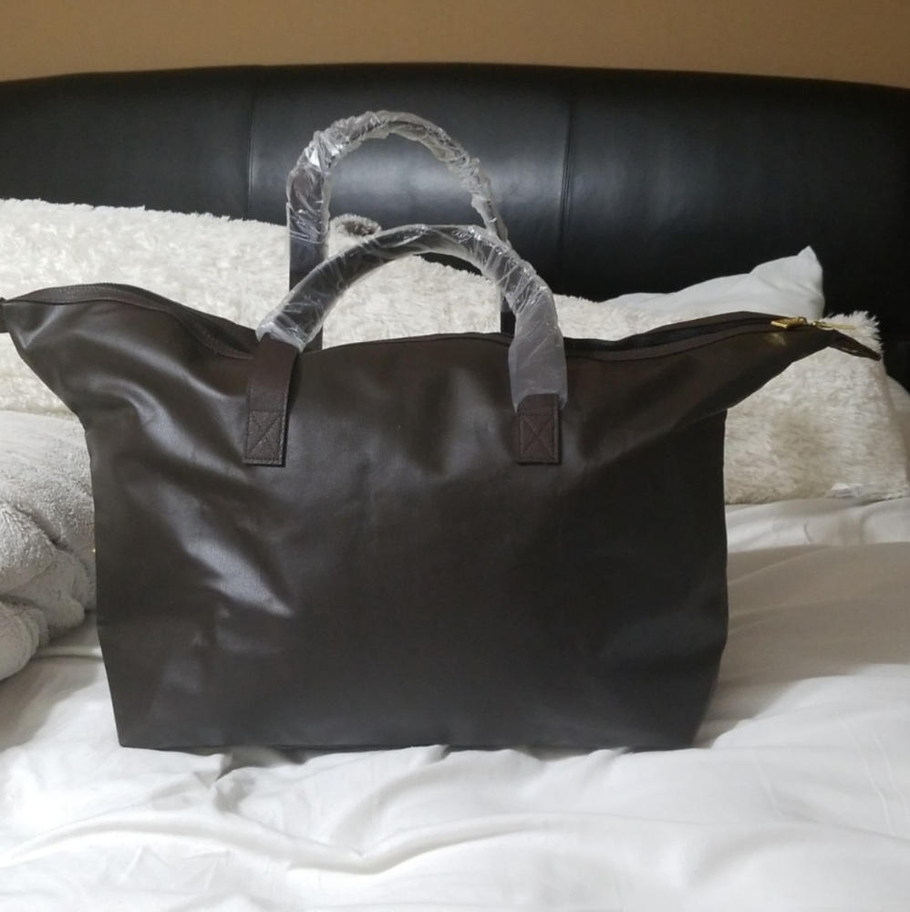 HUGE WEEKEND/TRAVEL BAG